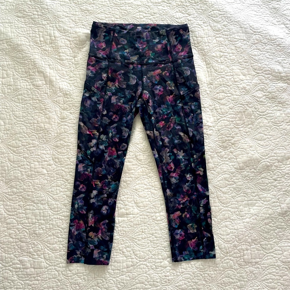 Lululemon Cropped Legging Size 4 Floral Print